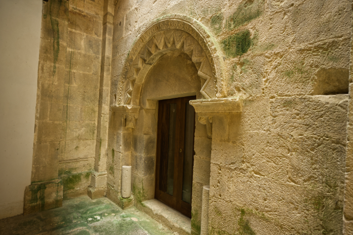 Portada occidental de la iglesia del monasterio de valdedios